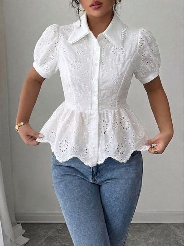 Blusa blanca bordada cuello camisero