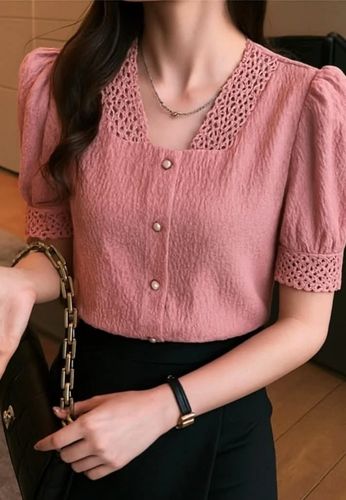Blusa rosa palo canesú calado