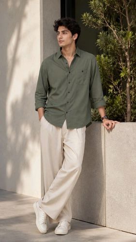 Camisa verde militar con pantalón crudo