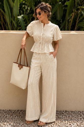 Conjunto rayas beige top peplum pantalón
