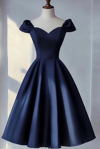 Vestido azul marino evasé escote corazón
