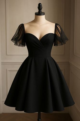 Vestido negro corto mangas tul